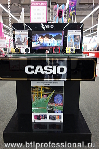 промо стойка фотокамер Casio
